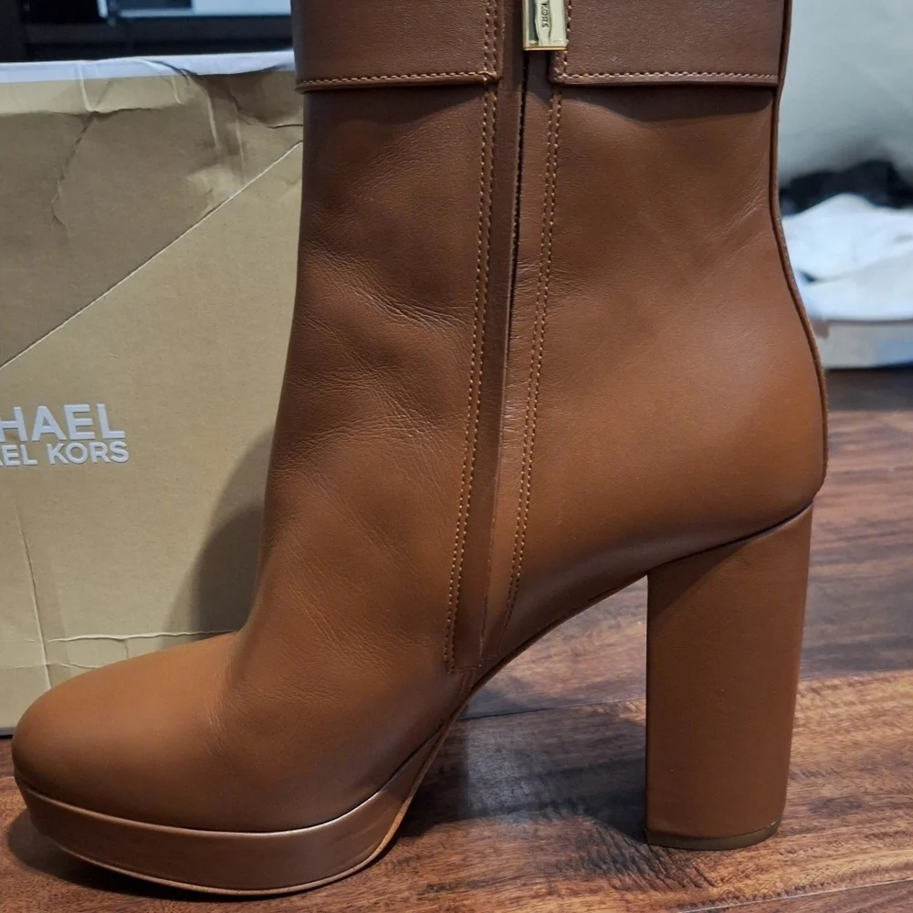 Michael Kors Parker Leather Platform Boot In Luggage Brown W/Empire Hardware - Picture 2 of 5